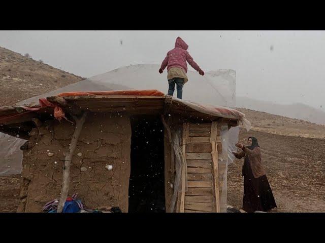 The mountain mother's efforts to save her children in front of the storm