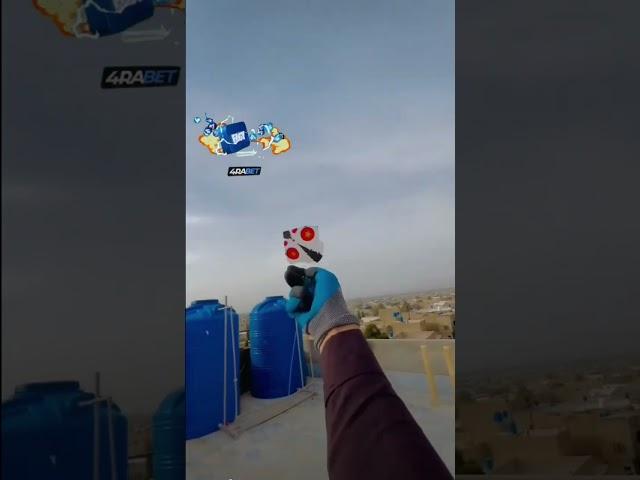 Kite Flying With One - Hand Satisfying Patang Flying Kite Lover ️ #shorts #kiteflying #patang #kite