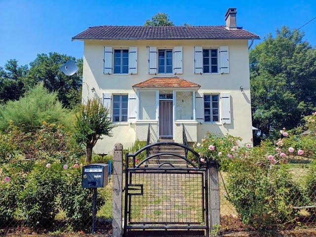 Detached village house for sale in the Dordogne, France - Ref. BVI76438