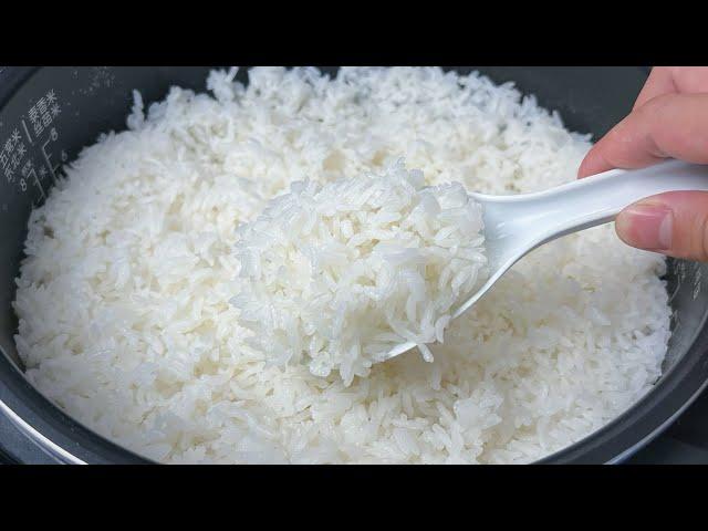 It is a big mistake to only add water to cook rice. Let me teach you the secret that the hotel does