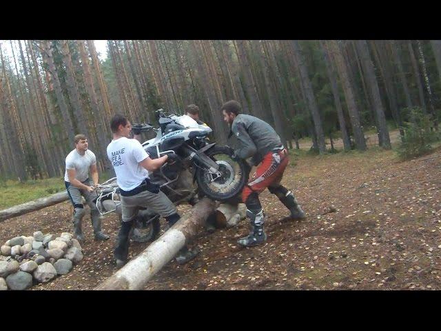 Как перетащить мотоцикл через препятствие. How to move a motorcycle over an obstacle