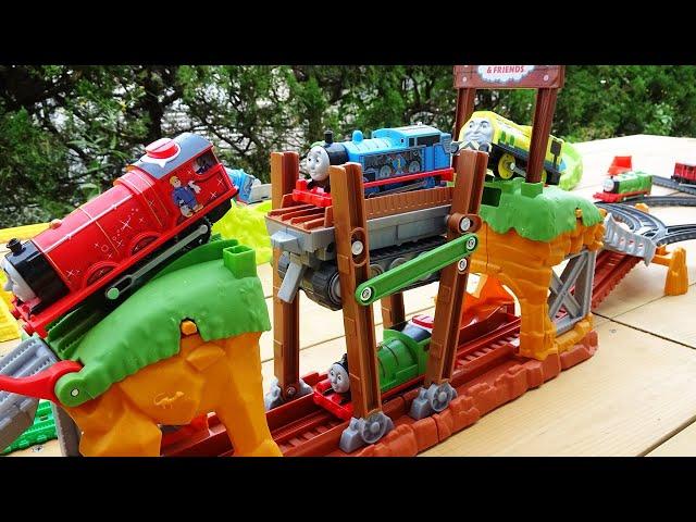 Thomas & Friends  Walking Train & Trackmaster Turbo Jungle Course