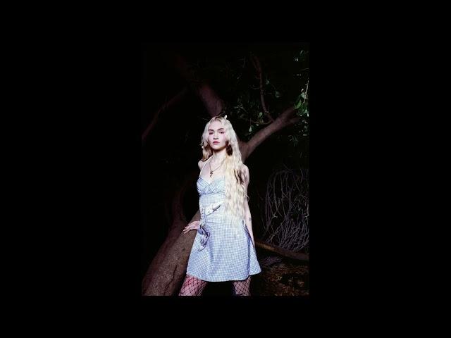 Grimes - Fantasia (Tears Are Data)