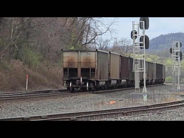 Norfolk Southern freight trains at Lewistown, PA (04/15/2025)