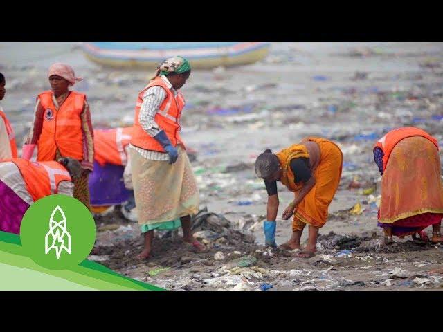 The Man Clearing 9,000 Tons of Trash From Mumbai’s Beaches