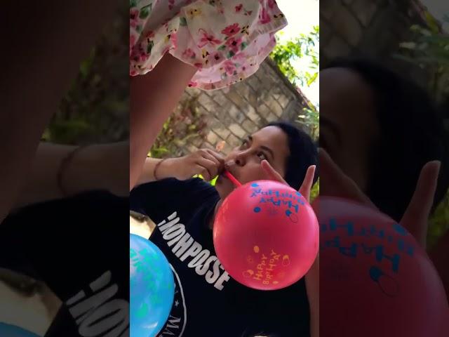 Mama meniup balon warna warni untuk Arin #shorts#shortvideo#balloon