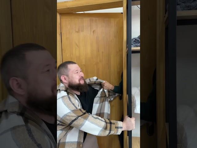 Нет свободных мест. Но клиент очень настойчивый ￼