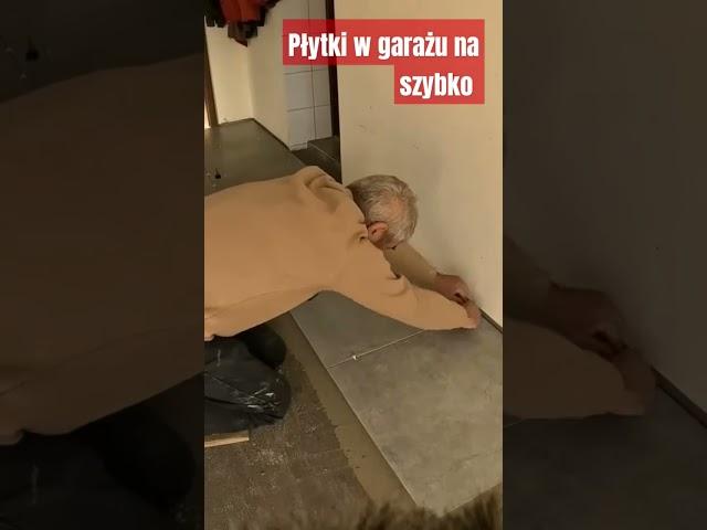 Płytki w garażu na szybko.#dom #działka #terakota