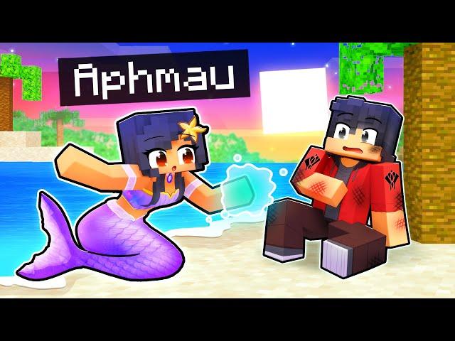 Playing as a PROTECTIVE Mermaid in Minecraft!