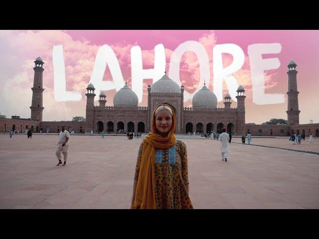 This is how Pakistanis treat Tourists in Lahore | VLOG Pakistan #41