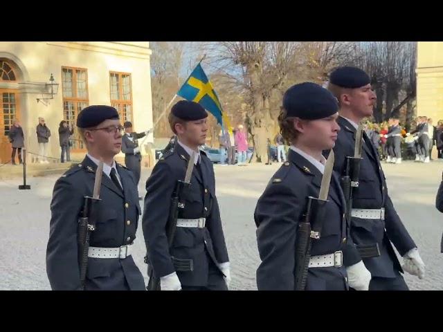 2024-10-30 Onsdag Drottningholms Slott vaktavlösning LedR Enköping - LedR Enköping