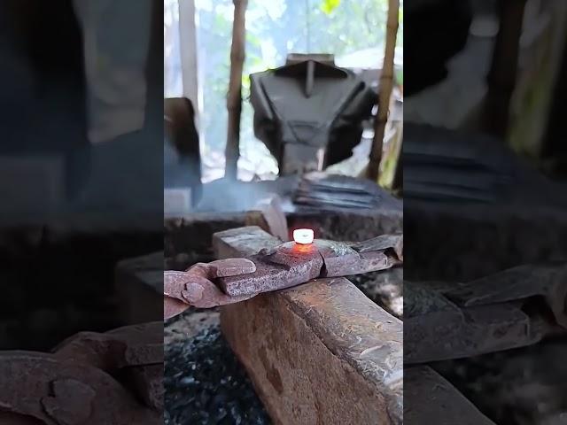How Rivets Are Made by Hand? Fascinating Traditional Forging Process#IronNail #HandForging