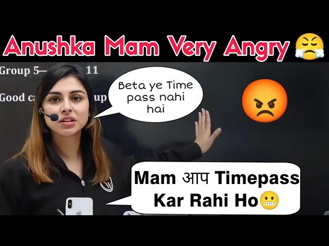 Anushka Mam angry on 'Attitude Gupta'  in live class    #physicswallah