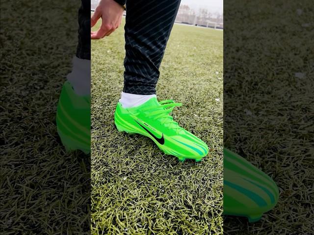 ASMR  with Vini Jr and Mbappe’s new boots 