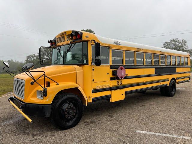 2004 Freightliner FS65 71 Passenger Thomas School Bus #46 04 Lot#324