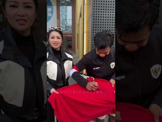 FITRI CARLINA KETEMU PEMAIN TIMNAS DI CHINA #fitricarlina #timnasindonesia #worldcup #pratamaarhan