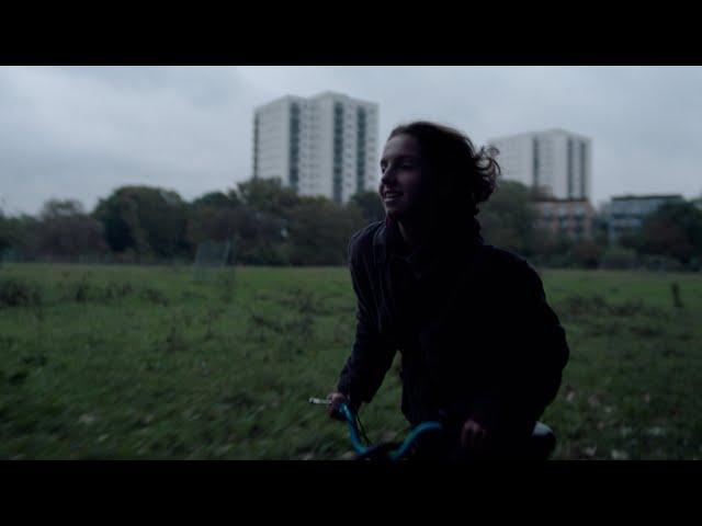 Hamburg Media School Trailer I Ein Fahrrad für Alicia (The stolen bike)