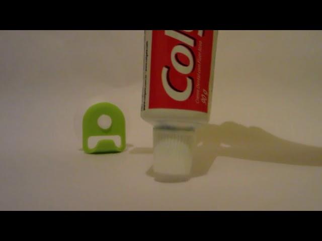 Curio Dino : Creative Toothpaste Squeezer