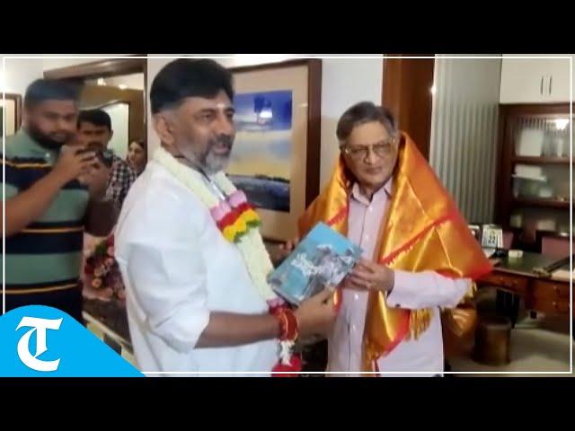 Karnataka: Deputy CM DK Shivakumar meets BJP leader SM Krishna in Bengaluru