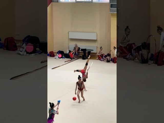 #shortvideo #dance #split #tiktok #acrobatics #gymnast #sports #stretching #shorts