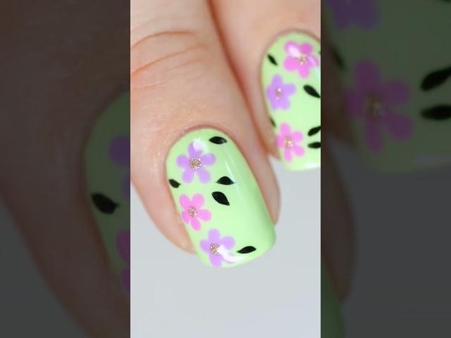 Let them have florals ️ #nailart #nail #flowernails