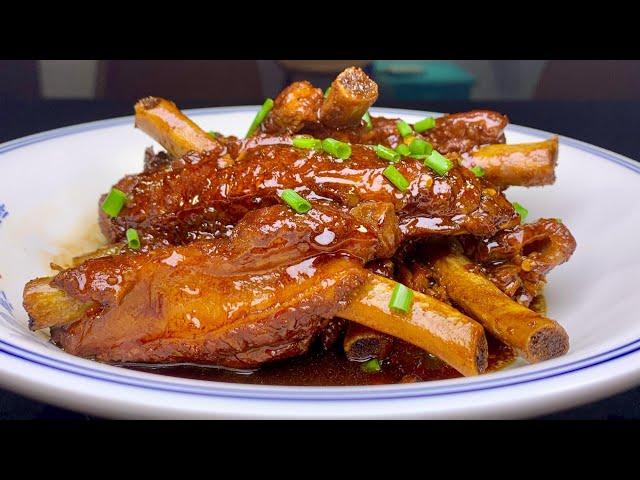 Don’t always stew the pork ribs when you buy them. Make a classic braised pork ribs.