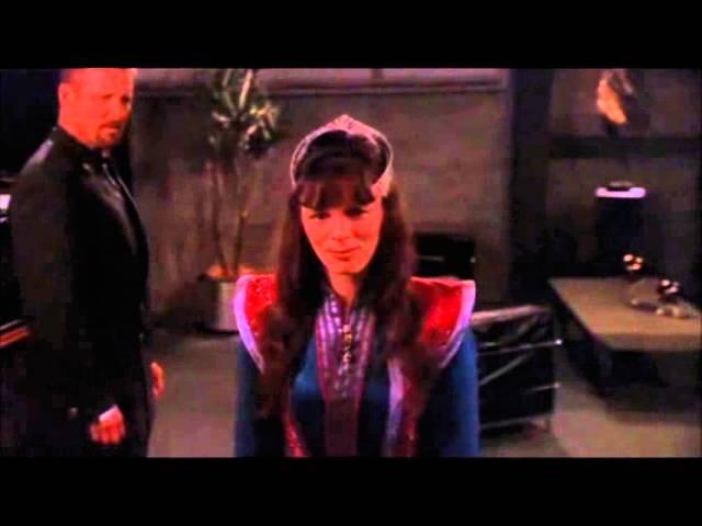 Babylon 5 - Delenn hugs Londo