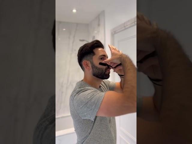 Learn how to use cut-throat razor to shape your beard #shorts #beard