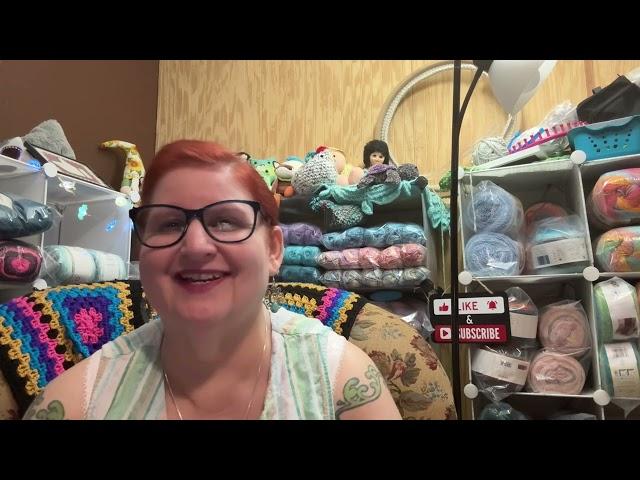 Vlog: Progress on Malabrigo cardigan , C2C blanket