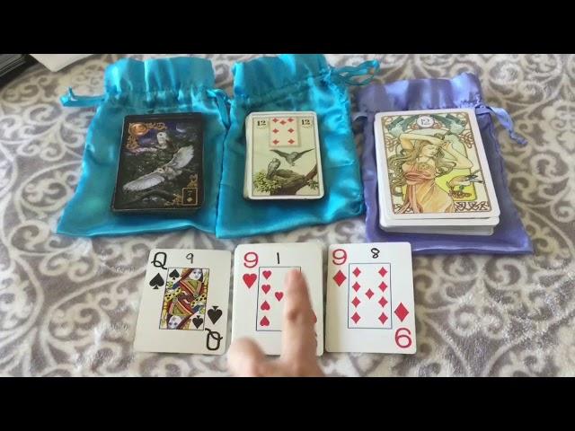 Tarot vs Lenormand: What’s the difference?