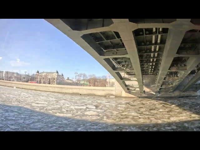 Timelapse - От водовзводной башни Московского кремля до Собора Христа спасителя по зимней реке G202