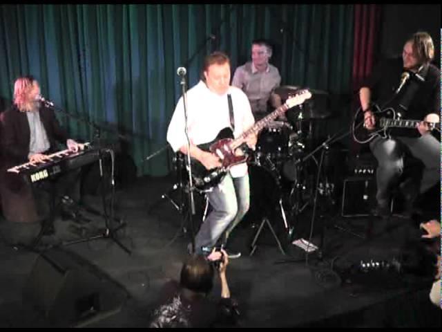 Gary Thomas & Blues Doctors - Walking By Myself ( Jimmy Rogers cover )