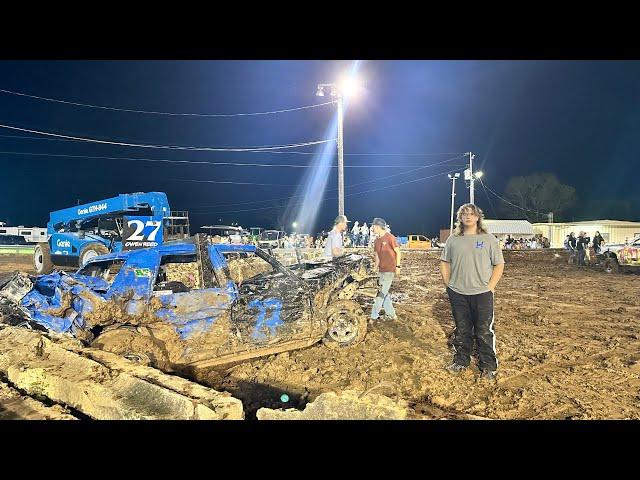 Demo Derby - Smashing Cars in the Mud