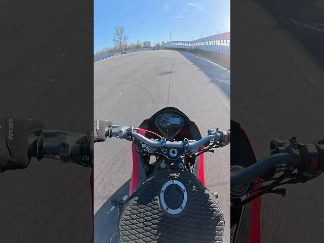 Стоппи 270 или разворот на 360.. не понятно, едем дальше #стант #stoppie #stuntlife #stunt #shorts