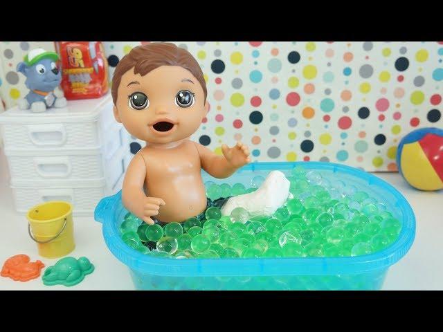 BABY ALIVE MENINO BANHO DIVERTIDO NA BANHEIRA DE ORBEEZ VERDE MEU PRIMEIRO FILHO LUCAS BABY DOLL