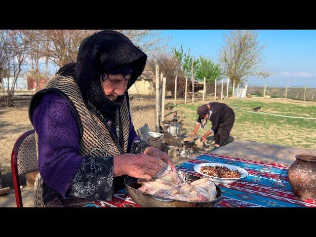 OLD CAUCASIAN GRANDMA COOKING 3 CHICKEN IN TANDOOR | RURAL VILLAGE LIFE | FRIED RICE RECIPE