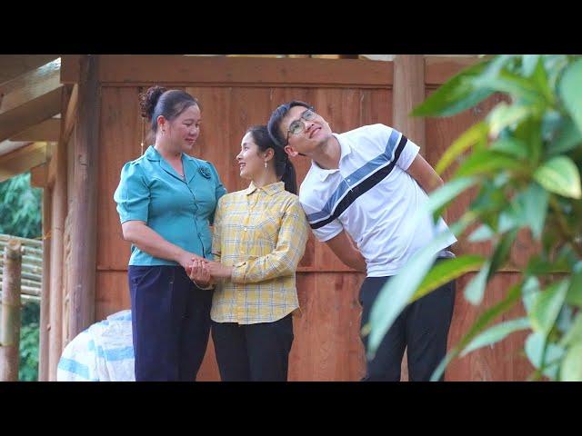 CEO Quang brought his mother to visit and help Linda complete her new house