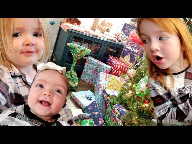 CHRiSTMAS MORNiNG Family Routine!!  Navey’s First Santa Visit! Adley & Niko open presents! bye Snowy