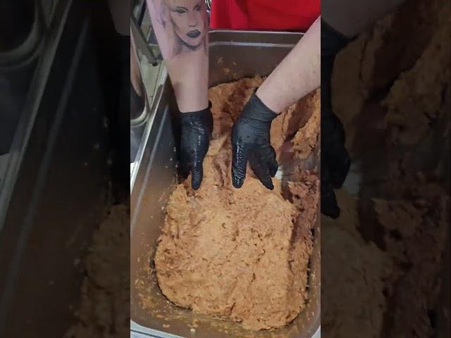 Сосиски из настоящего мяса.