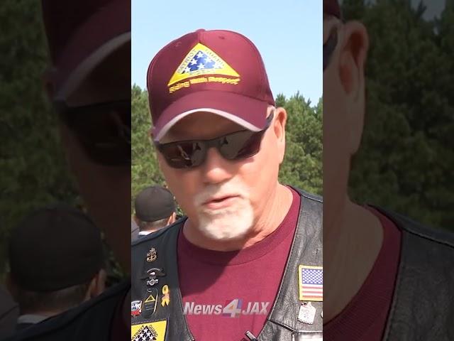 Hundreds gather to lay veteran with no known family to rest