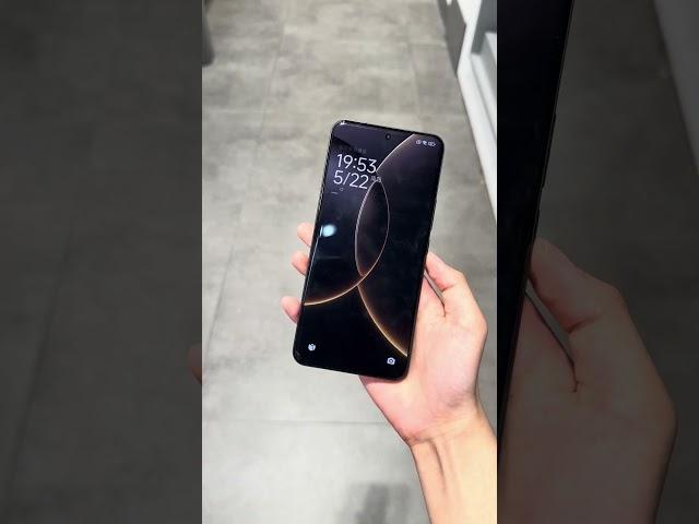 Xiaomi 15spro Dragon Scale Fiber Edition is really cool, feels very light, the back panel
