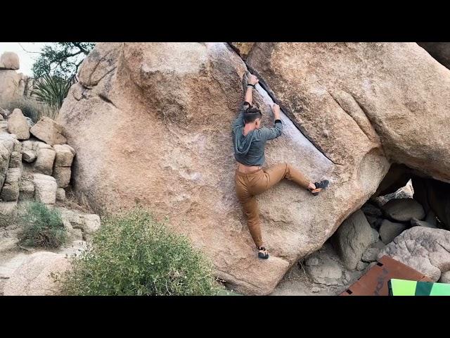 Joshua Tree Bouldering: Yabba Dabba Don’t V3 Short Girl Beta