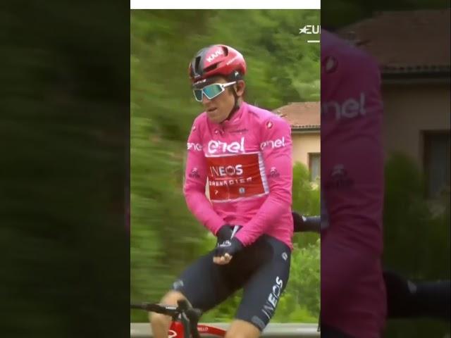 Epic Moment From Giro D'Italia Stage 10 - Geraint Thomas Pee Break!!