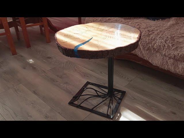 The stunning fusion od Wood and Resin: Unique coffee table design.