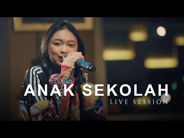 Zara Leola - Anak Sekolah (Live Session)