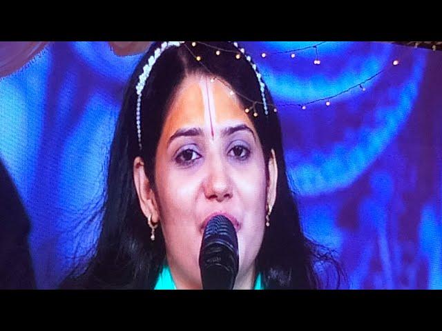 अन्तर्राष्ट्रिय कथा वाचिका देवी प्रतिभा पराजुलीले पशुपति कोटि होममा गाइन यति मिठो गीत