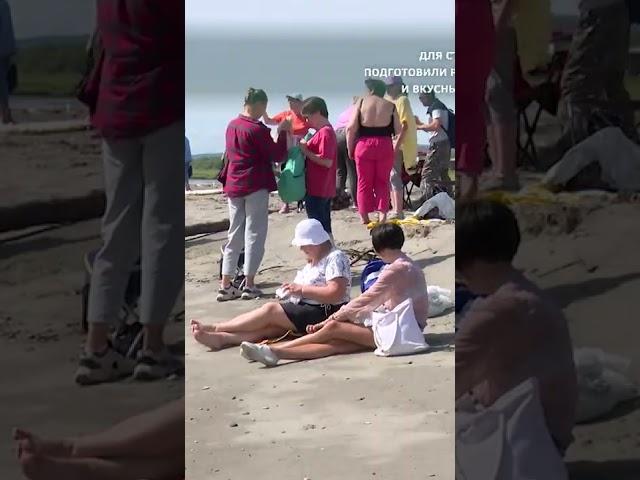Инвалидов и пенсионеров отвезли на море