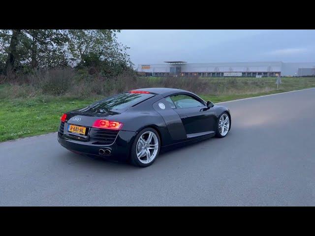 Audi R8 V8 acceleration sound.