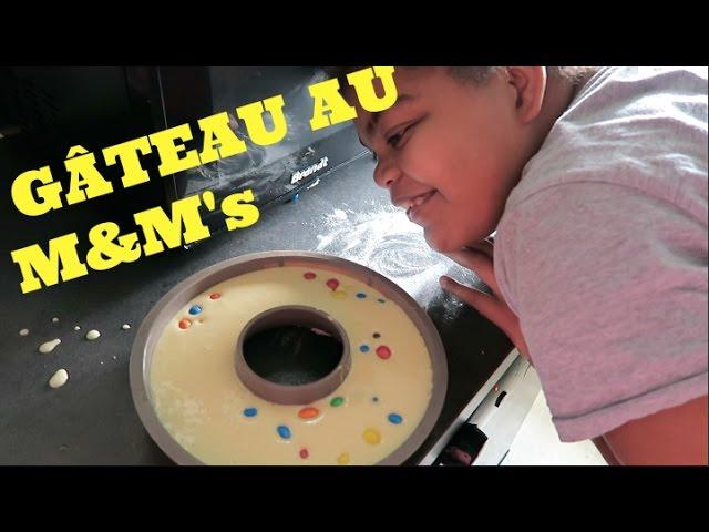 HIKMA FAIT UN GÂTEAU AU M&M's