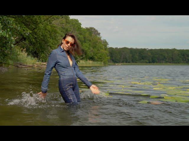 Hot wet Jeans in the Lake  #Wetlook #Wrangler #Jeans #4k